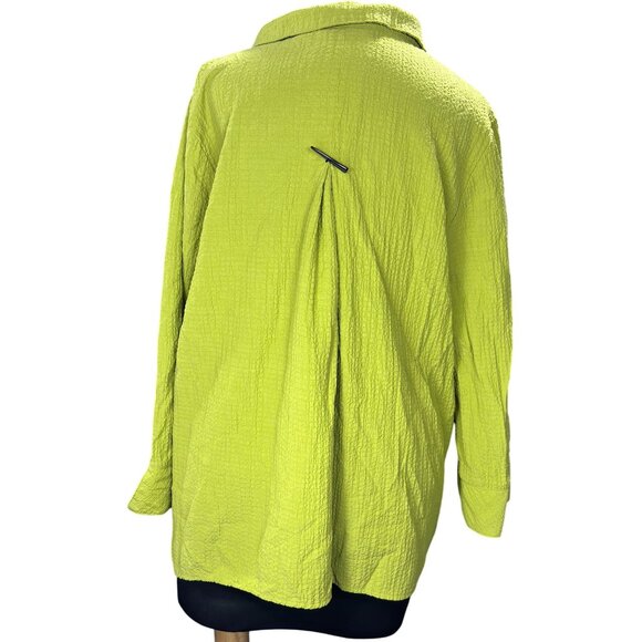 Habitat Lime Green Textured Blouse Size L With Button Loop Closures & Collar - Picture 3 of 11